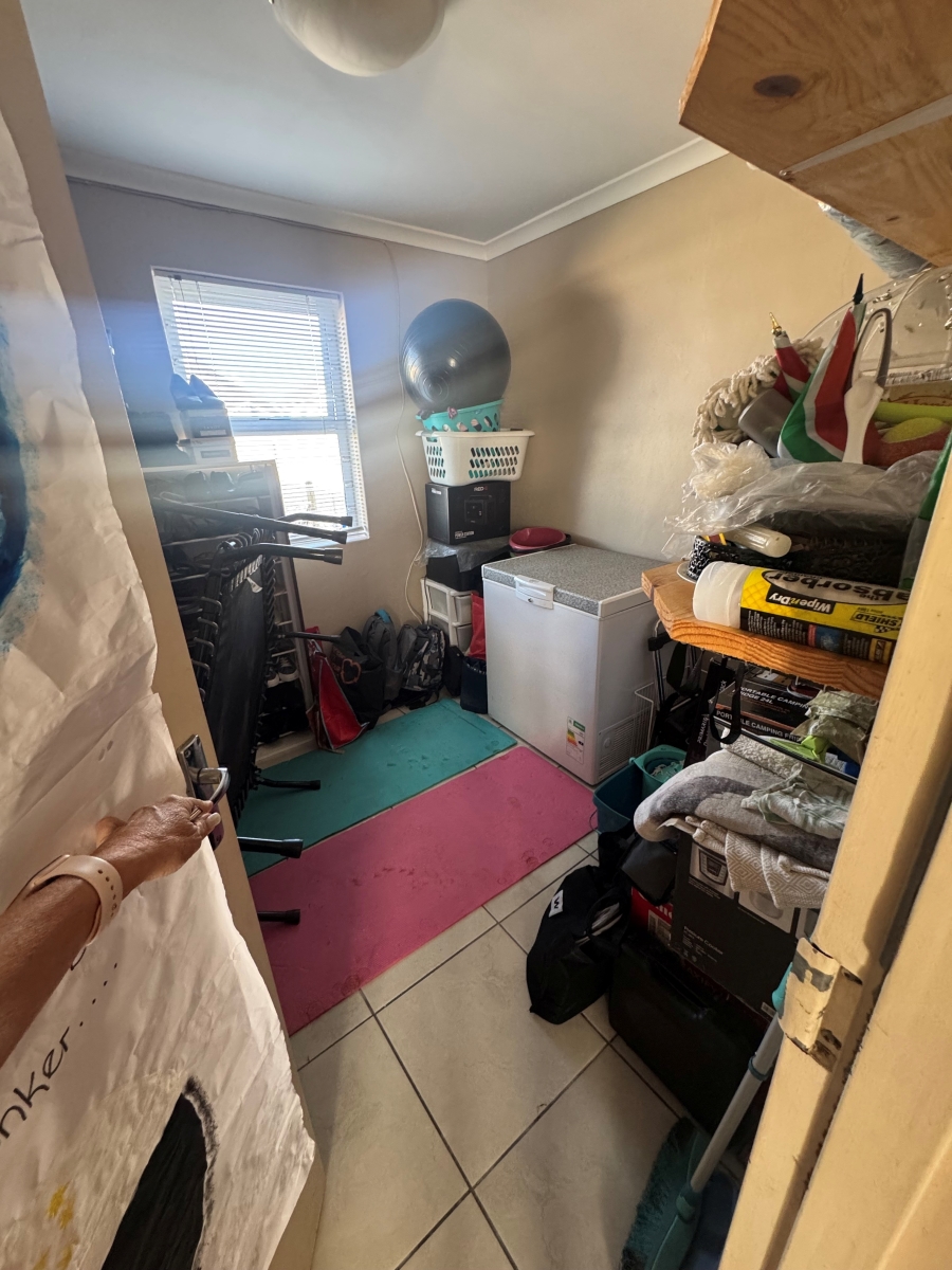 2 Bedroom Property for Sale in Gansbaai Central Western Cape